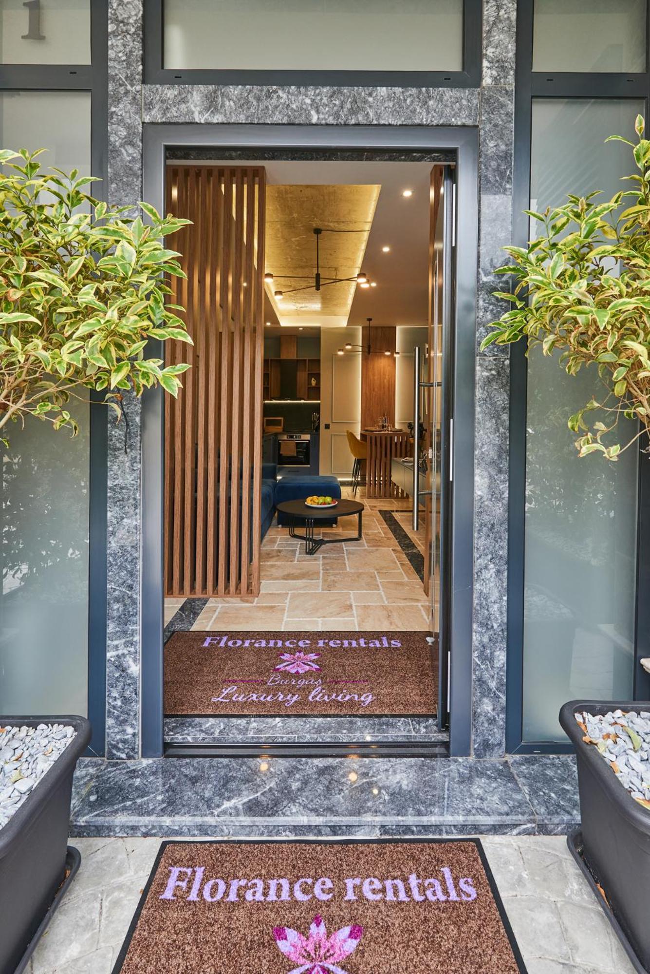 Florance Rentals Luxury Apartments In Burgas City Eksteriør billede
